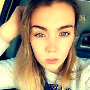 Meet your Posher, Courtney